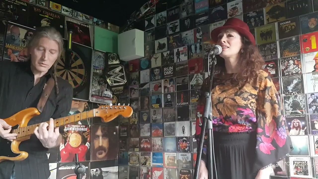 Sue Walsh ft.  Dara O'Brien - Through Glass
