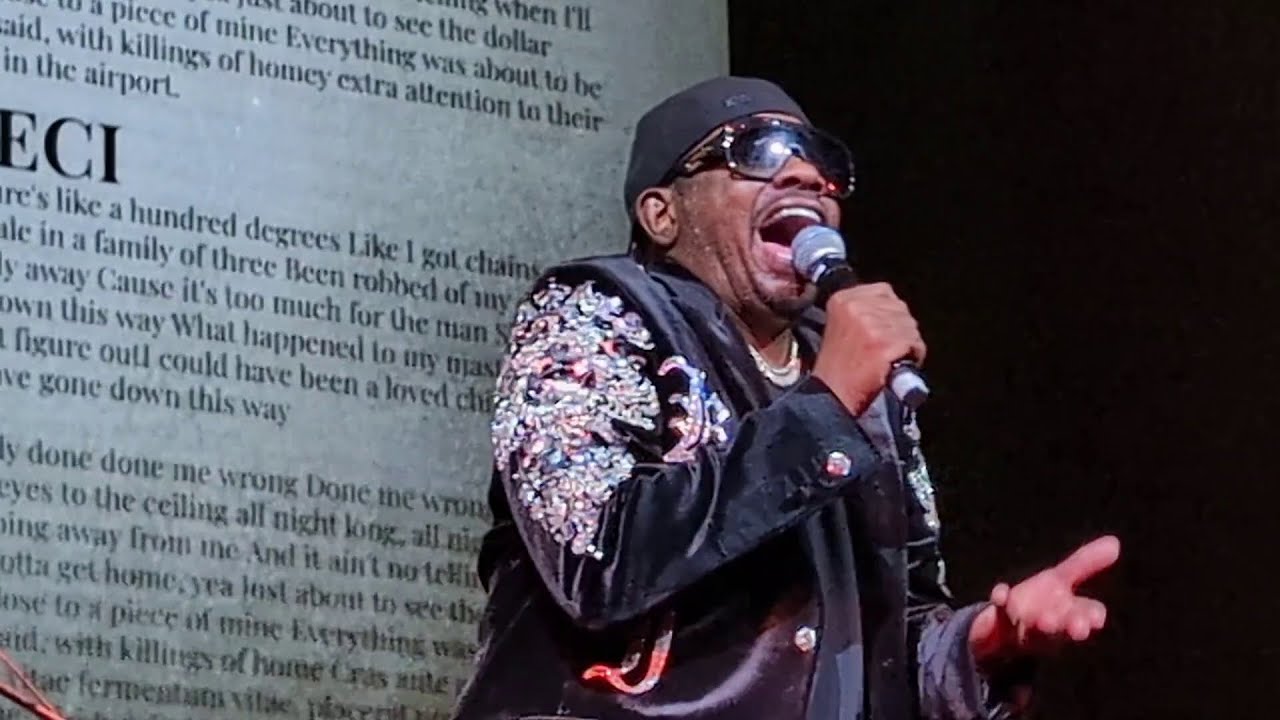 JODECI MEMBER K-CI GETS EMOTIONAL ON STAGE