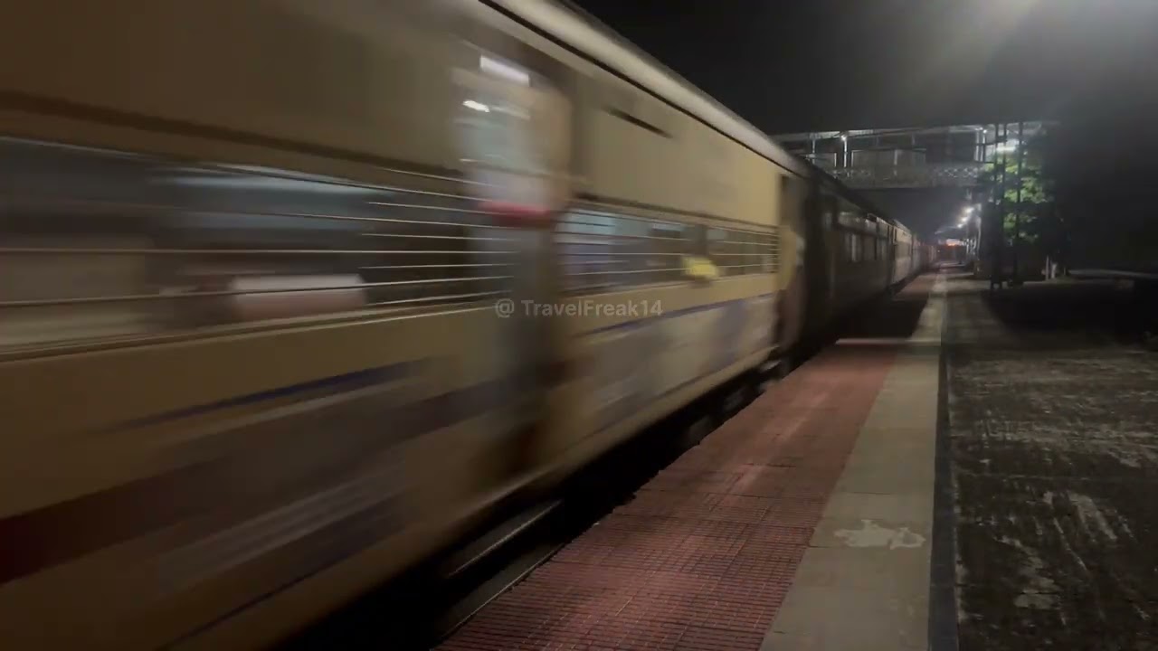 ICF Flat 110 Kmph crossing || WAP 4 || Train in night || Indian Railways
