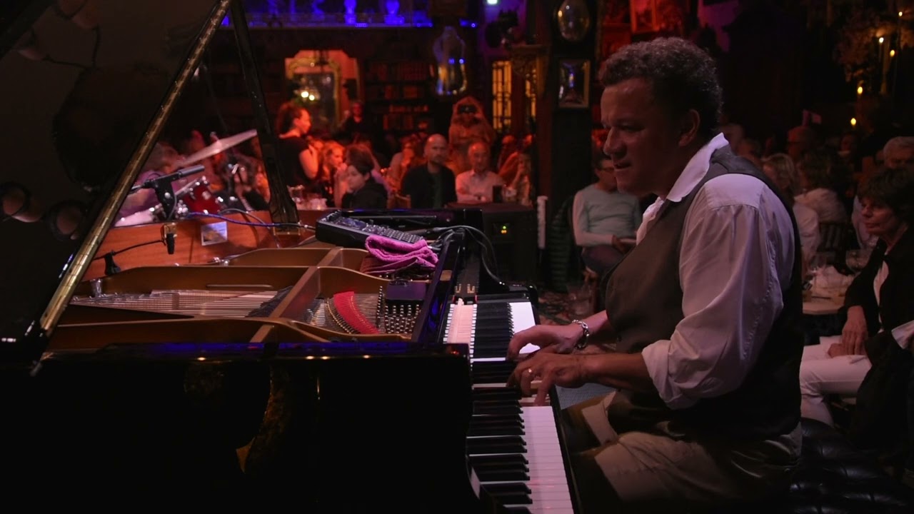 Jacky Terrasson - Besame Mucho (live)