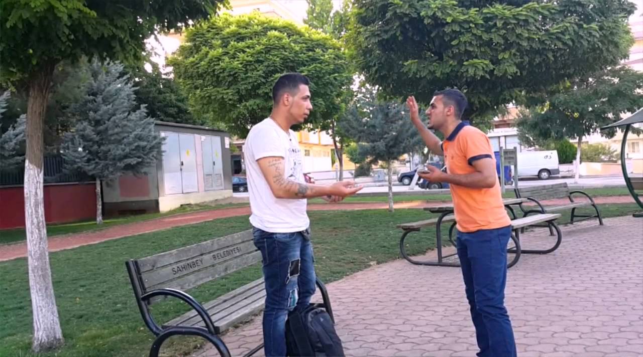 بعض السوريين في تركيا .... جيفارا العلي