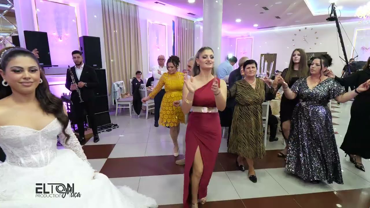 Familja Sulanjaku hap vallen e dasmes/ Sindi Yzeiri & Gezim Dervishi/Elton_Muca_Production