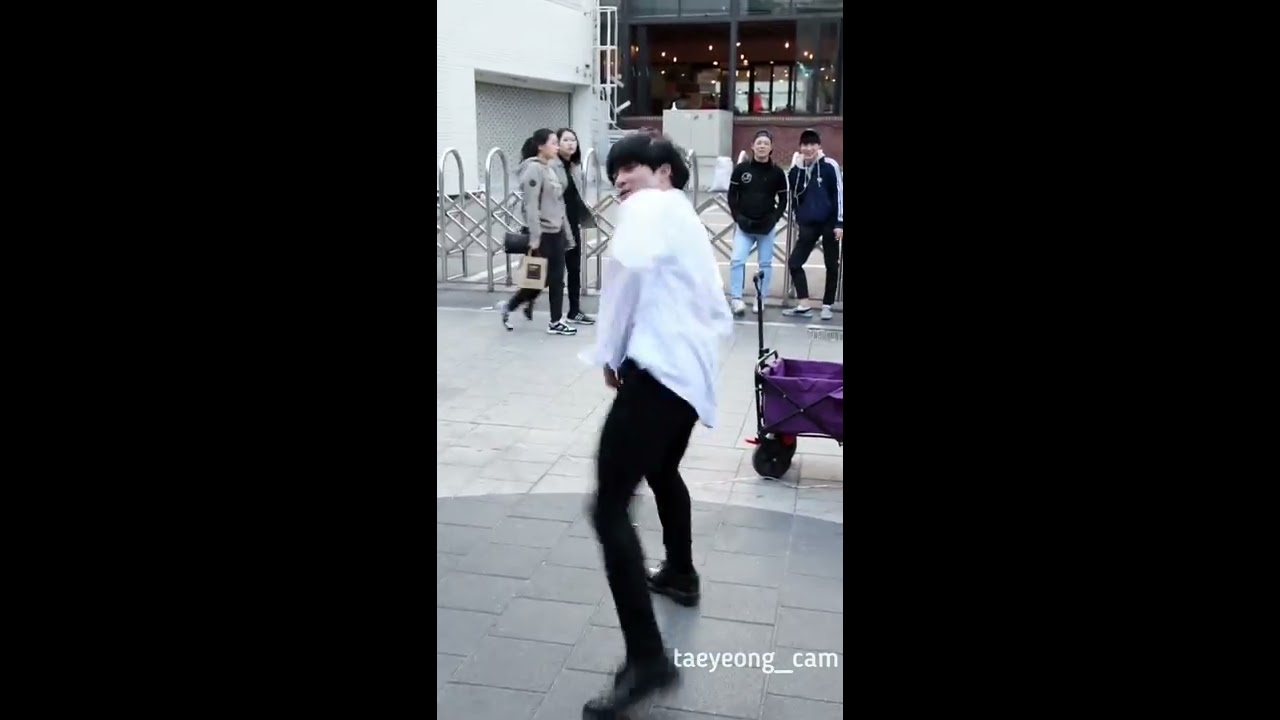 180508 이태영 taeyeong 홍대공연 / Red velvet (레드벨벳) - bad boy 1차