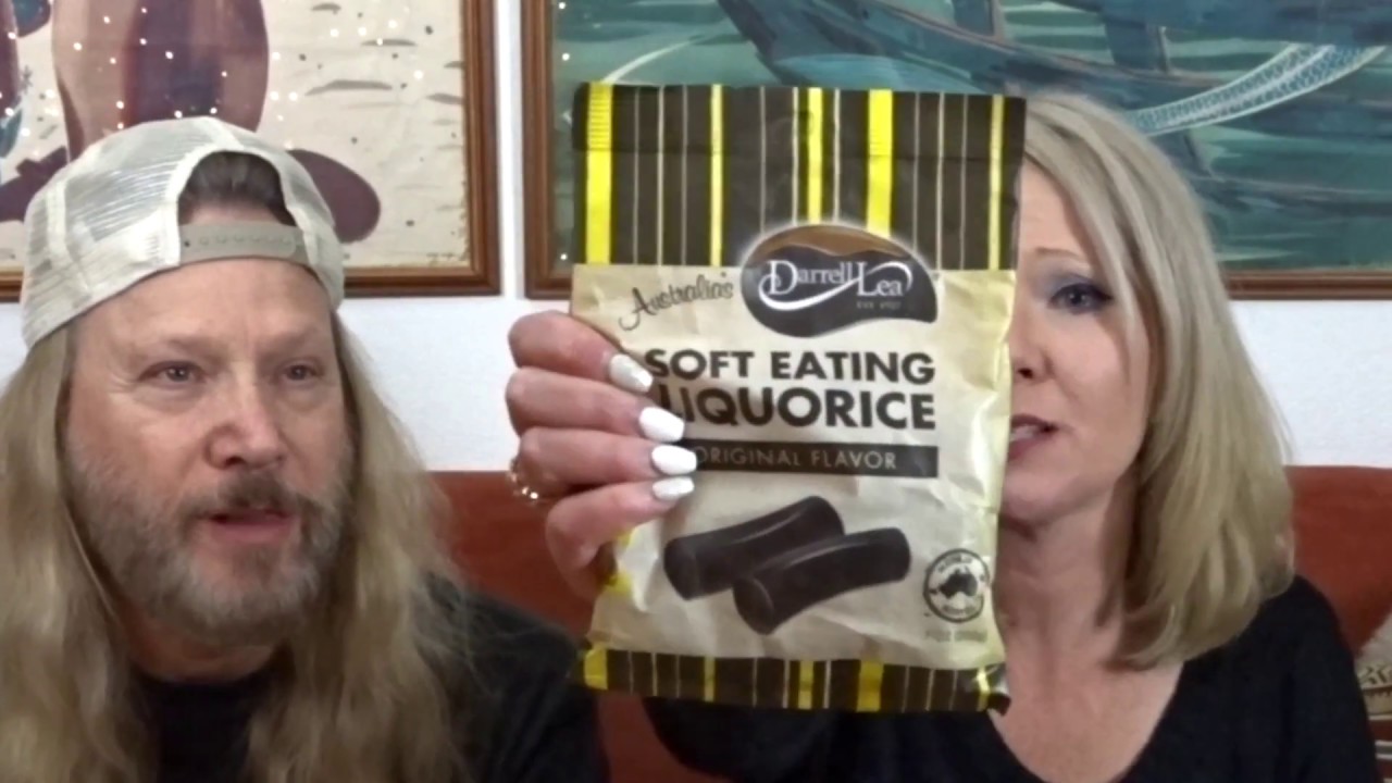 Americans tasting Australian Treats for the 1st Time!