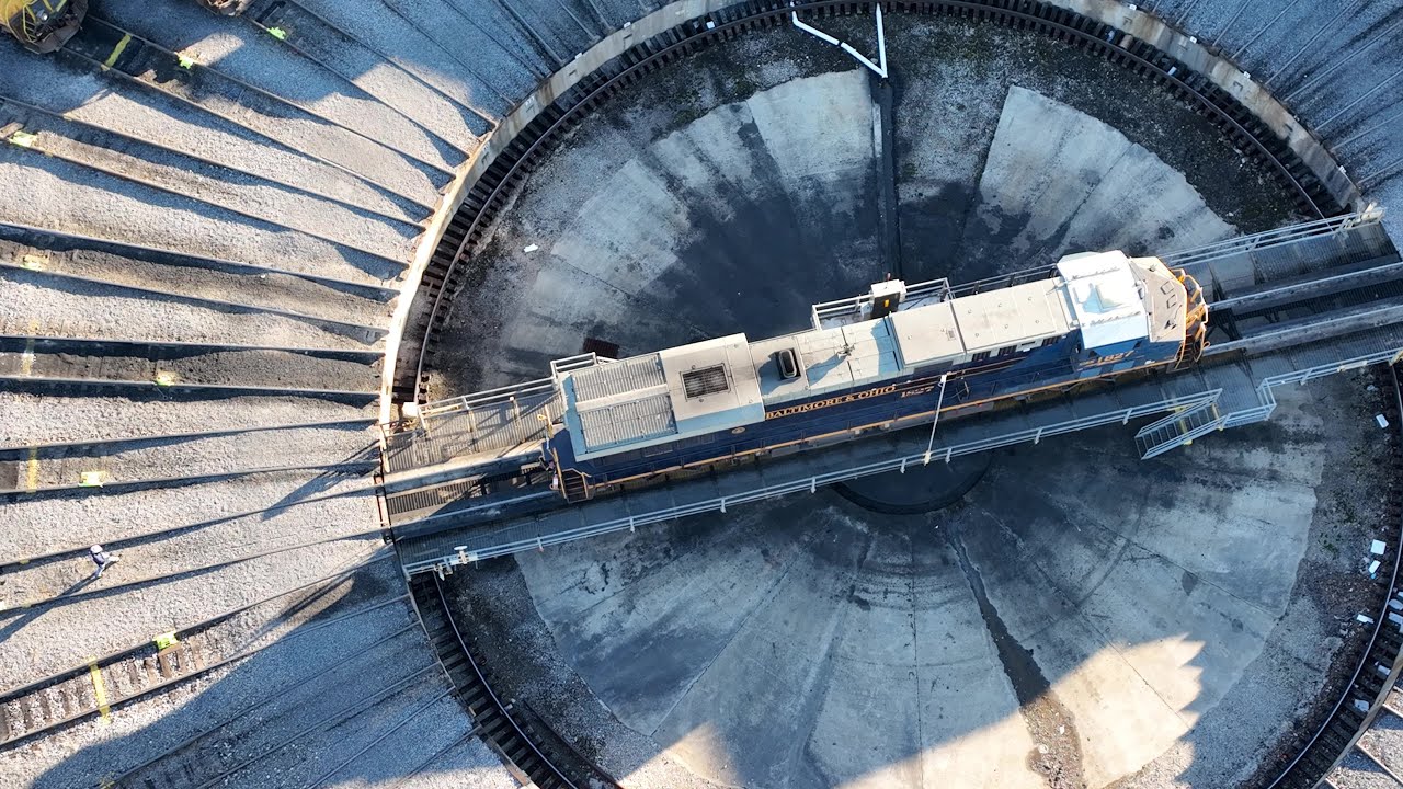 CSX B&O 1827 (Baltimore and Ohio) heritage unit on turntable at CSX Cumberland Terminal
