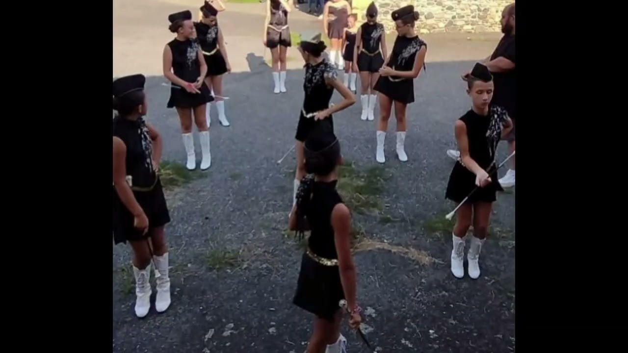 Les Majorettes de Montesquieu-Volvestre au Marché nocturne de Labarthe Inard