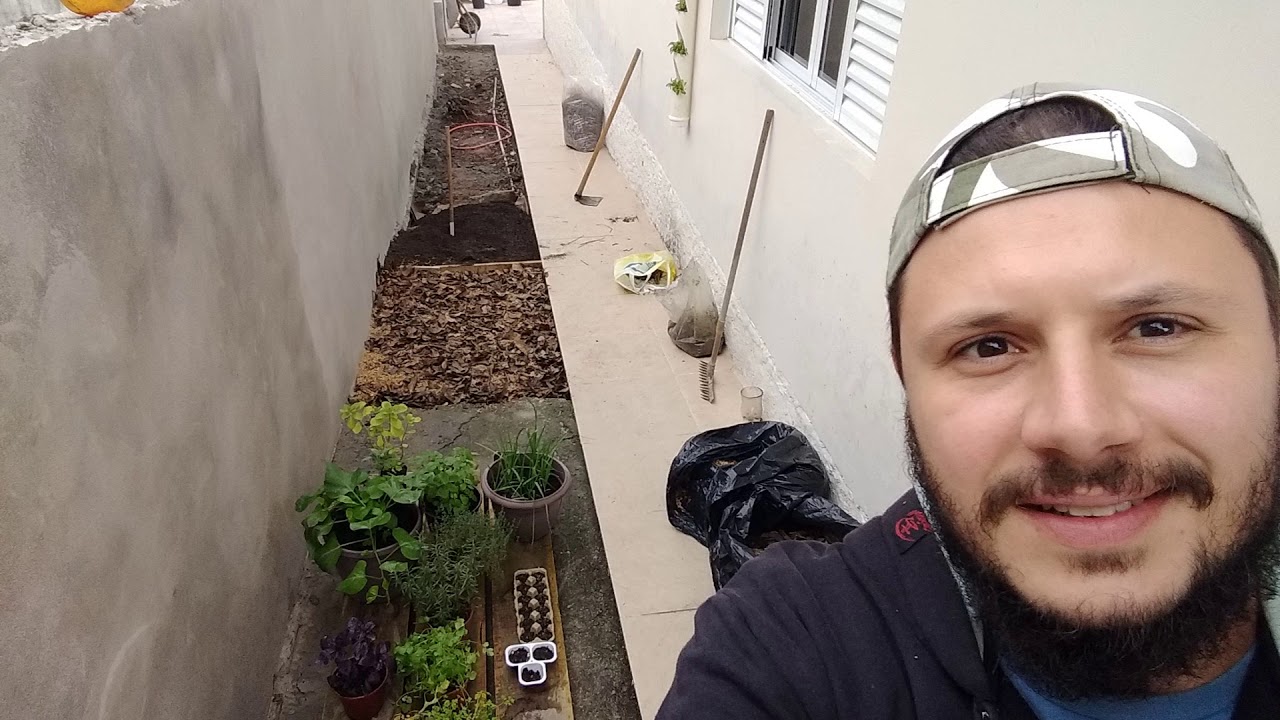 Construção da horta canteiro experimental