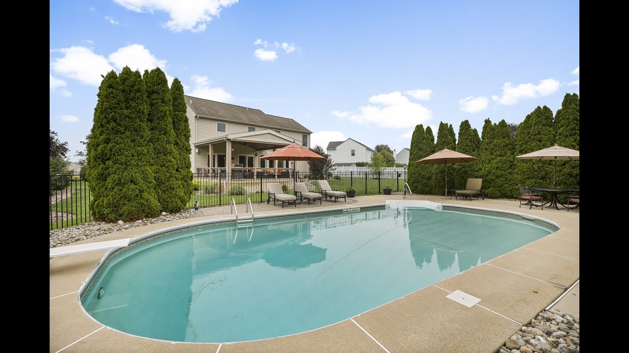 1470 Greenleaf Dr N, Warrington, PA 18976