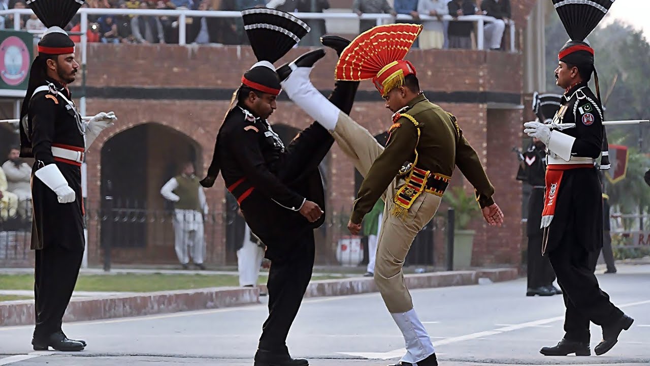Wagha Border ... واجا الحدود بين الهند و باكستان
