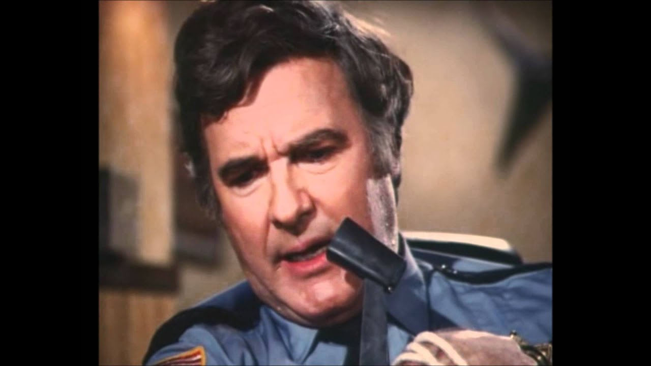 Dukes of Hazzard-Sheriff Rosco begs help from Bo and Luke