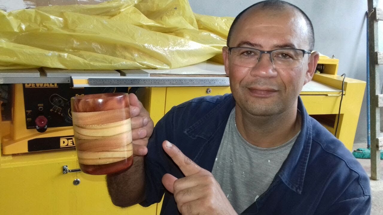 Como fazer uma caneca de madeira somente com serra copo