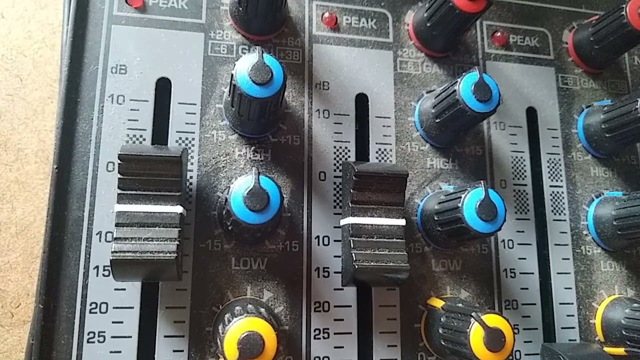 Regulagem da mesa para violão e voz