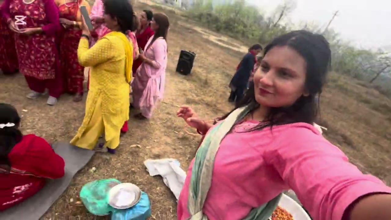 Happy nari diwas.  Nari diwas manauna picnic khaiyo aaja ghar tira ko aama, aunti,dd haru snga ….