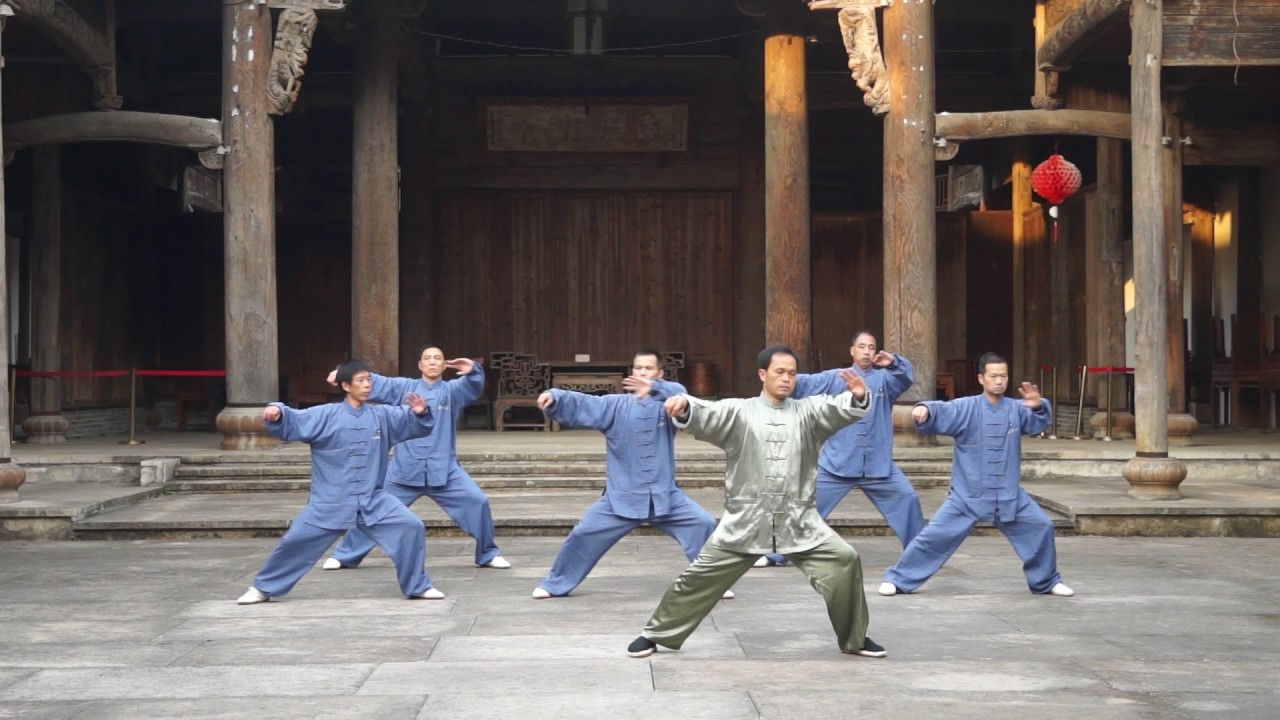 Xinjia Yilu by master Fu Nengbin and a group of students in Zhejiang Huangyan, November 2016