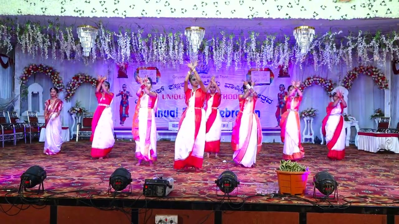 welcome dance by 10th girls on Veera Raja Veera Song