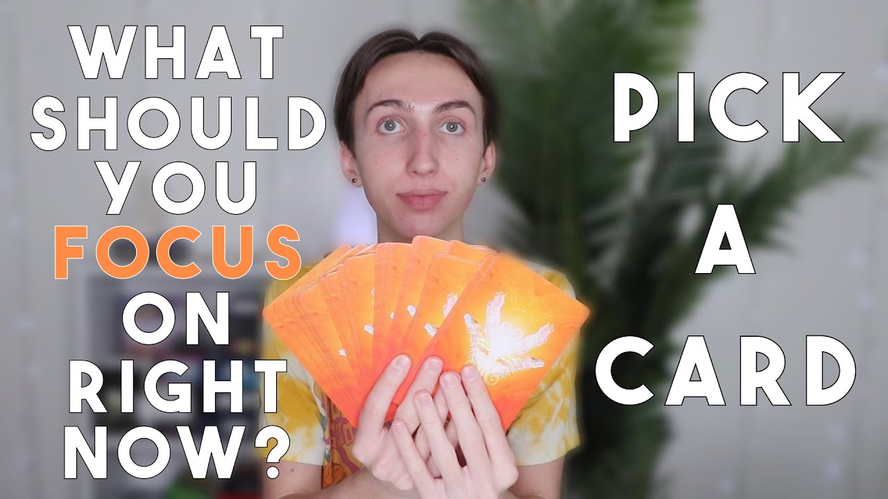 What Should You Focus On Right Now? 👀 Pick A Card