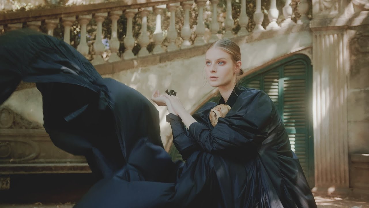 Cinematic Jewellery Portrait at JOYA Barcelona 2021 | Art Jewellery Fair