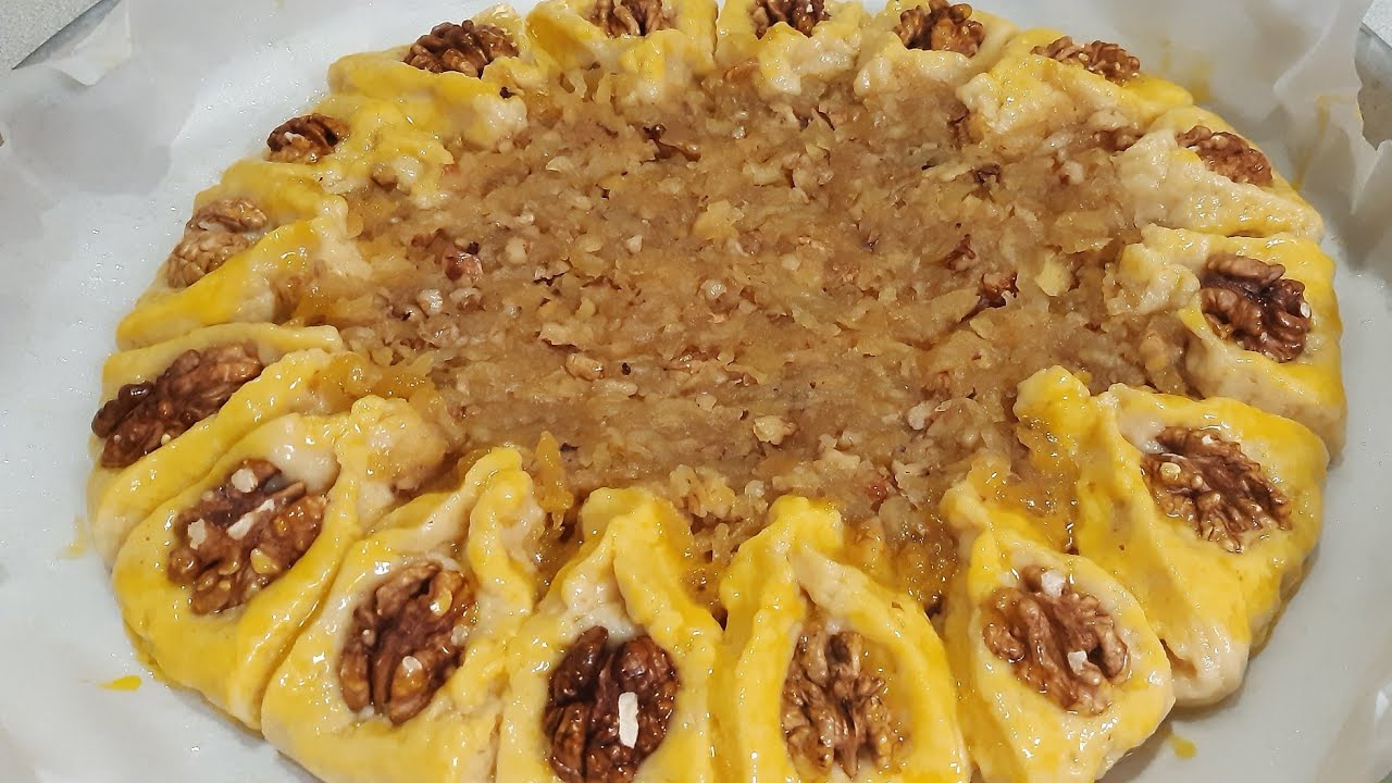 فطيرة التفاح بالجوز الشهية 😋/Delicious walnut apple pie