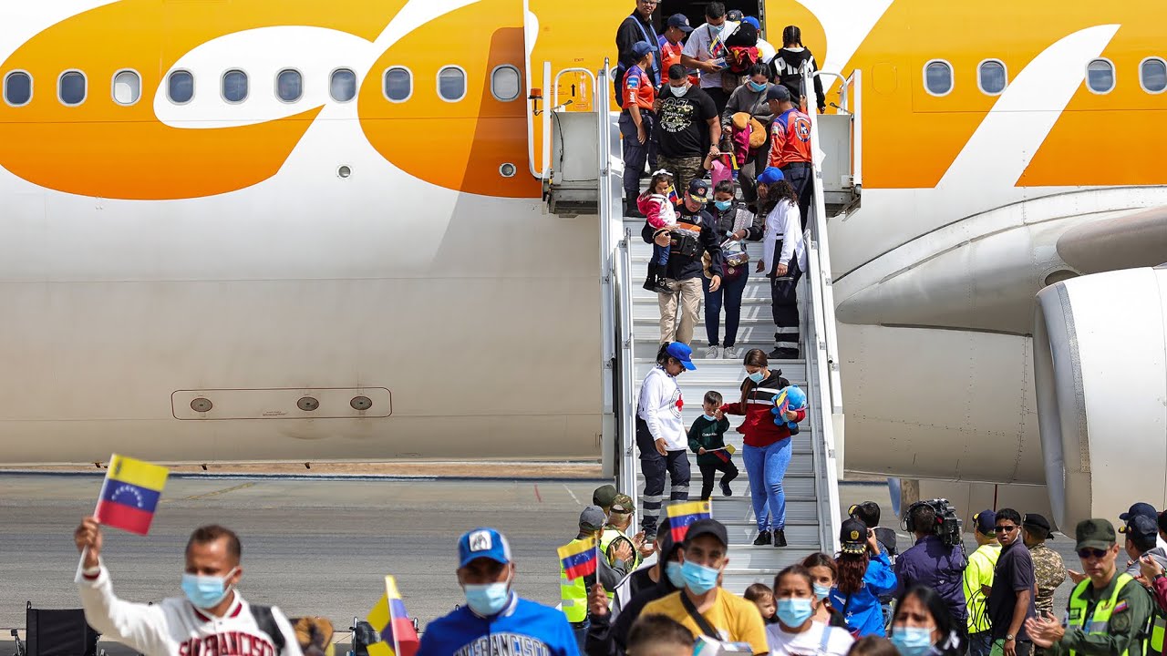 LIVE: US Deportation Flight Carrying Venezuelan Illegal Immigrants Arrives in Caracas