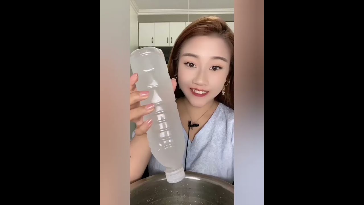 ASMR WATER BOTTLE ICE / SLUSH ICE / COLA ICE / WHITE ICE. ICE EATING
