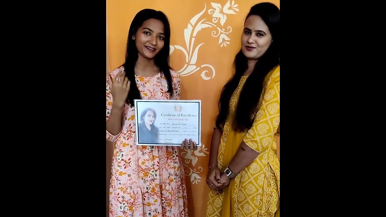 Student review l Vadodara batch l Monika mehndi art