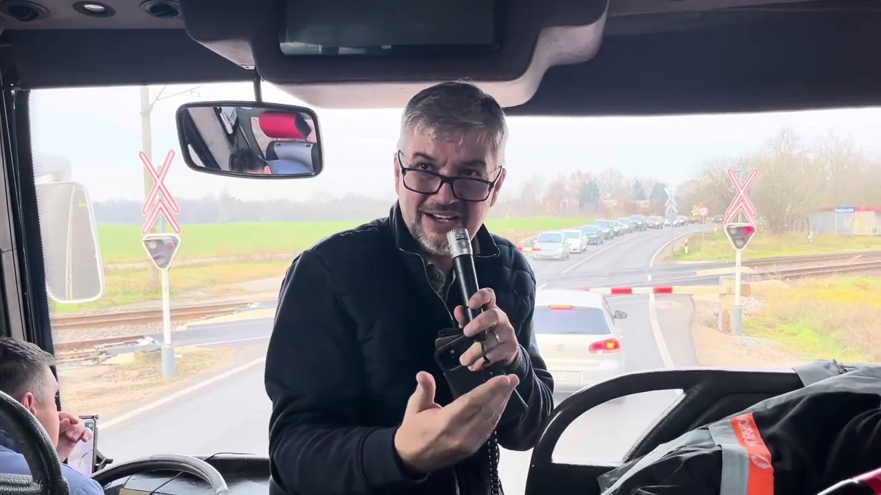 Hatvanpuszta fel&eacute; az első szervezett &uacute;ton: az idegenvezető Hadh&aacute;zy &Aacute;kos orsz&aacute;ggyűl&eacute;si k&eacute;pviselő