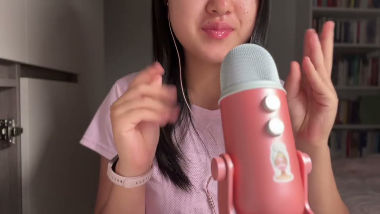 ASMR Kisses & Tongue clicking!!!(mouth sounds)