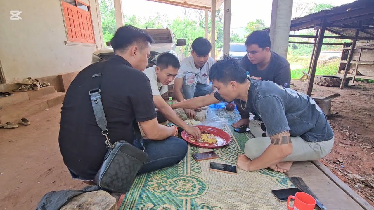 นั่งกินข้าวอยู่ดีๆสาวเมฆบ้านโพนสิมอยากขายบ้านที่ผู้ใหญ่สร้างให้ถามหาบ่าวเซียงด่วน 7 มีนาคม ค.ศ. 2026