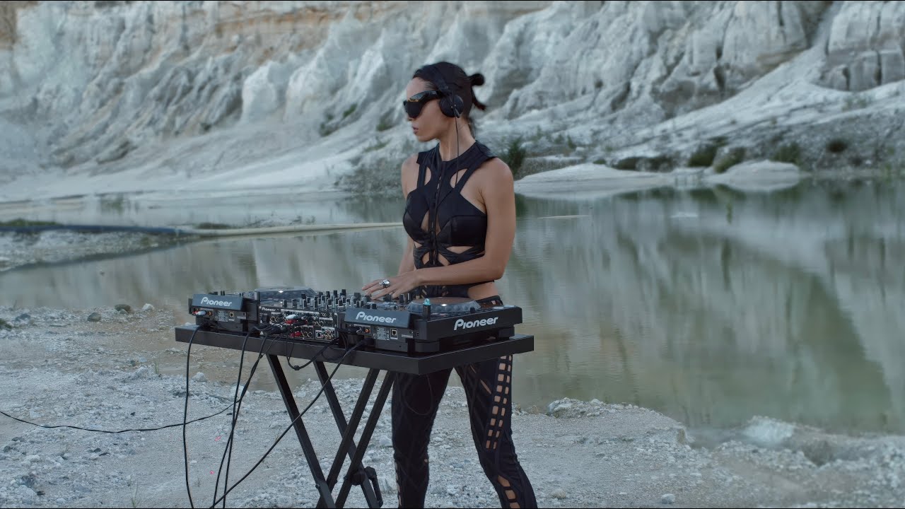 Mari Ferrari Tales Chapter 2  (Peak Techno Mix) 4K