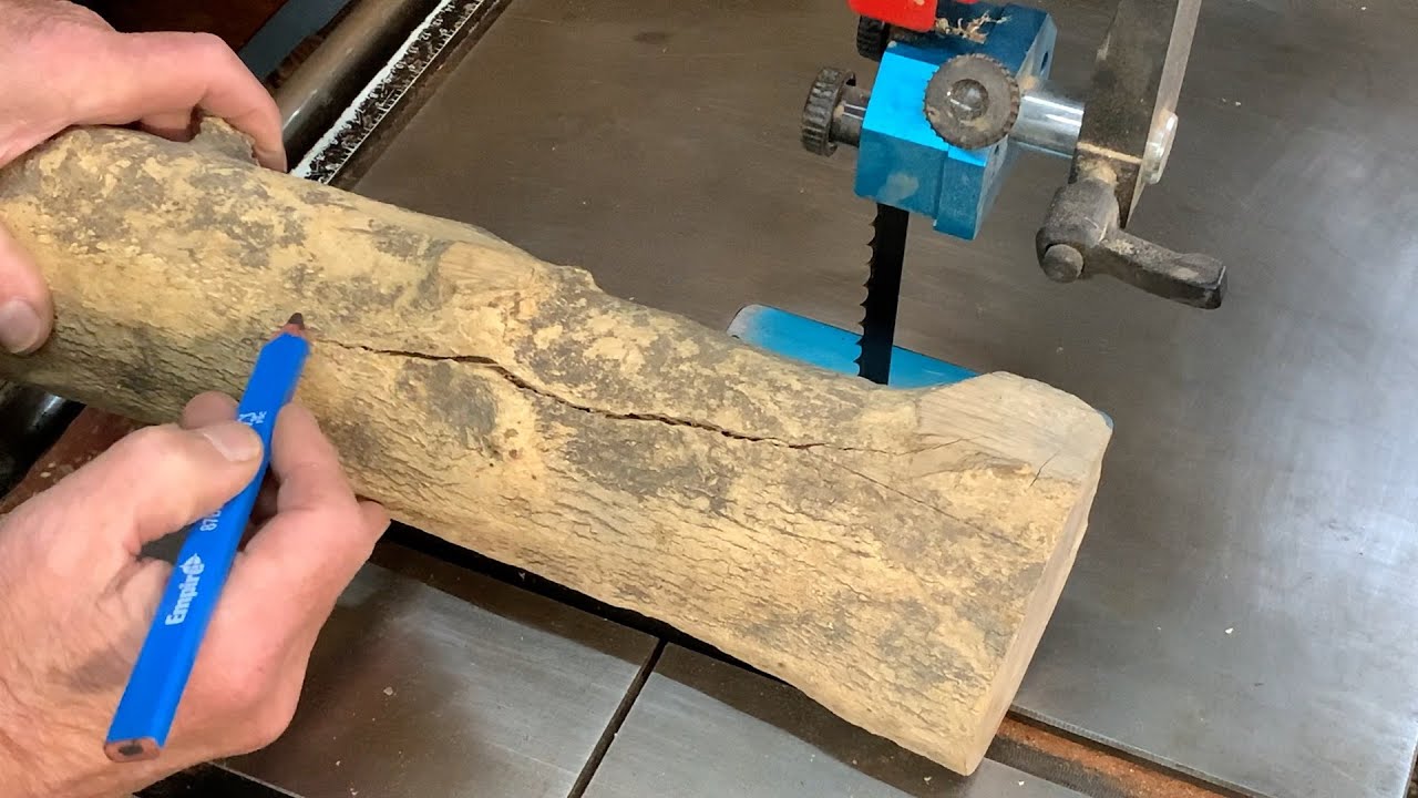Richard Raffan cuts expensive boxwood log into woodturning blanks.