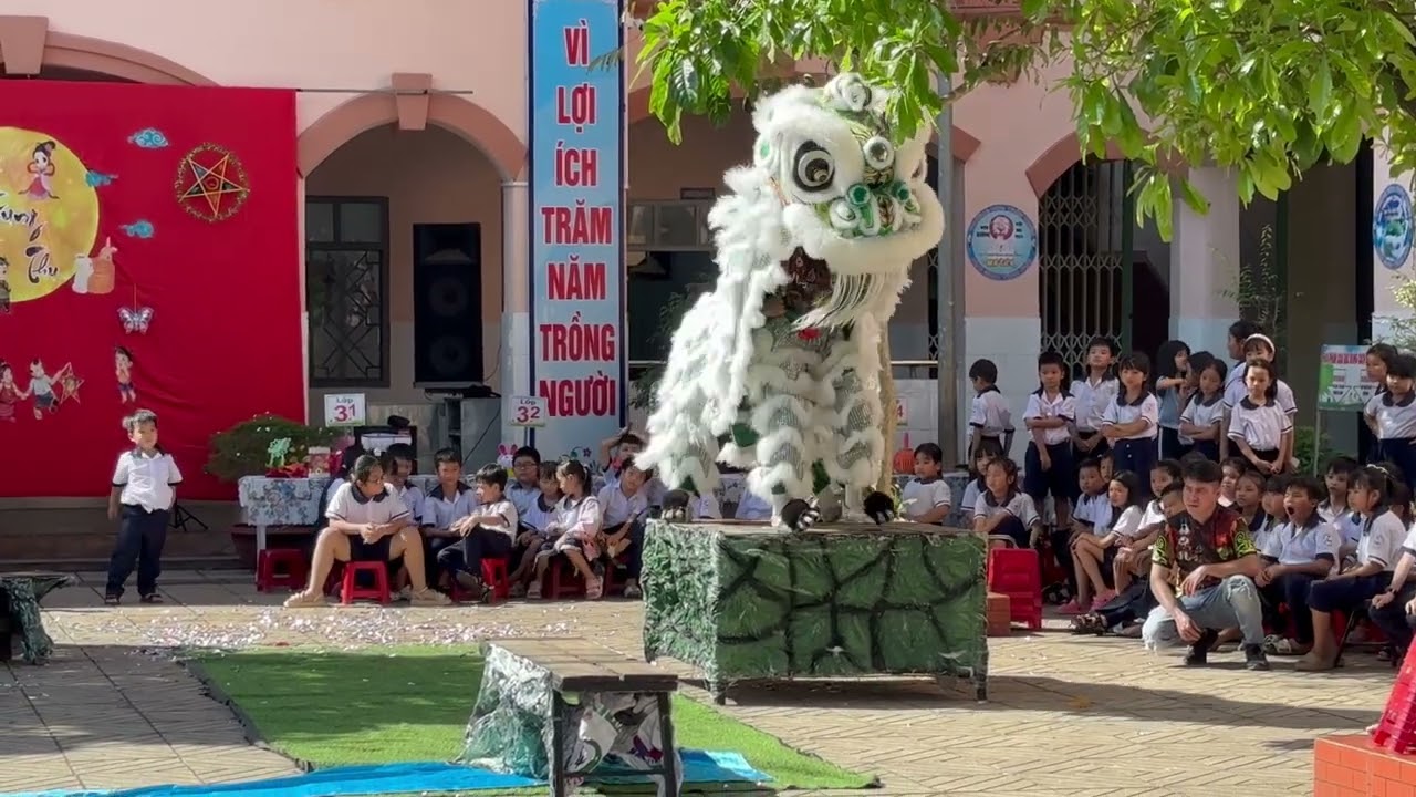 Tết Trung Thu 2025 - Trường Tiểu Học Trần Văn Ơn