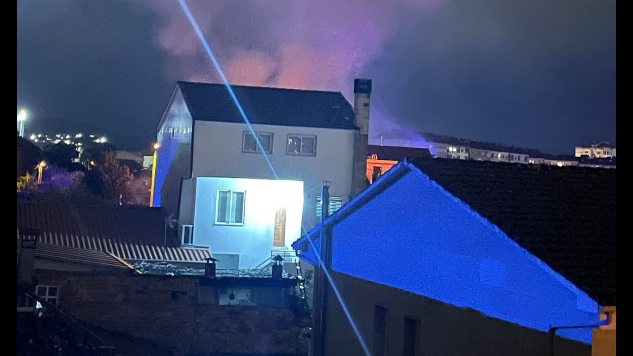 Una explosión en una vivienda de Ourense moviliza a los bomberos