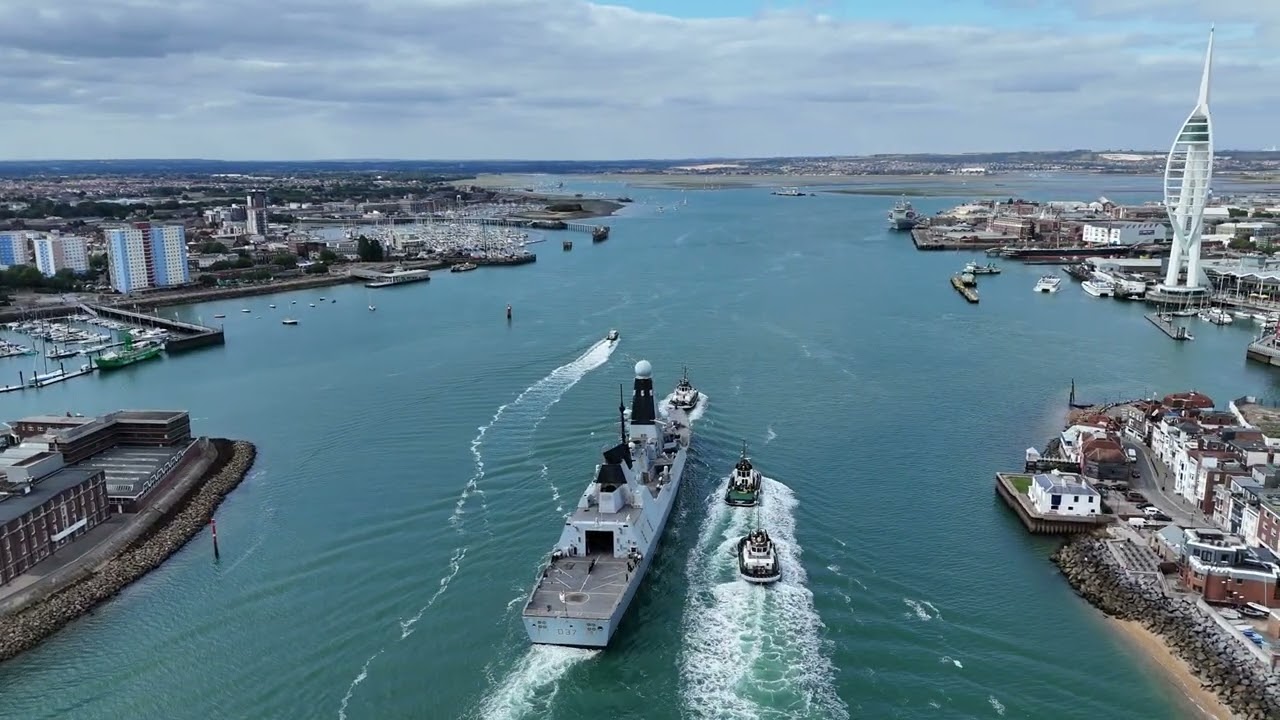 HMS Duncan D37 pulling into Portsmouth Habour