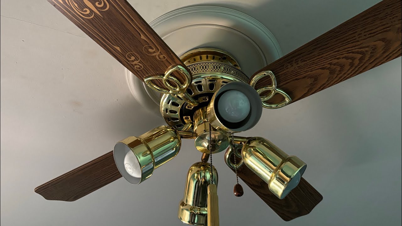 1985 Alaska Close-mount GE vent Ceiling fan