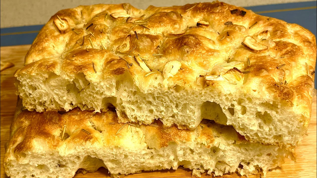 No-knead fluffy Focaccia bread. Simple recipe. 🍞