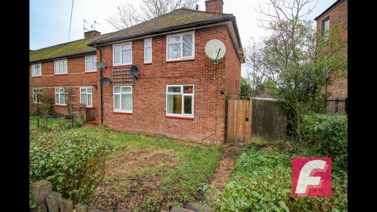 GROUND FLOOR ONE BEDROOM FLAT WITH PRIVATE FRONT AND REAR GARDENS IN SOUTH OXHEY