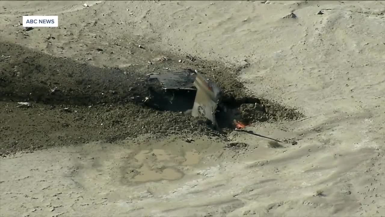 Thunderbirds Pilot Safely Ejects From F-16 During California Training
