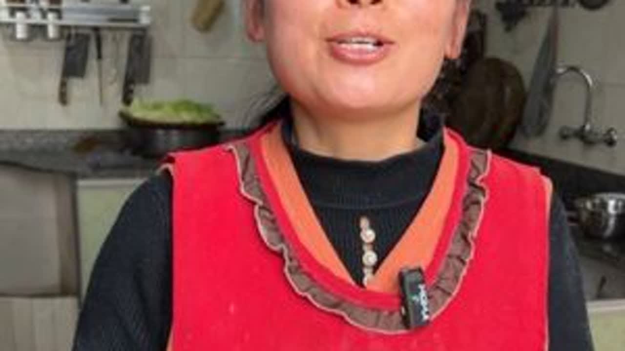 椒麻鸡吃起来微麻微辣，选用的是跑山鸡制作而成，净重都是两斤，喜欢吃椒麻鸡的姐妹们，来视频左下角小黄车看看。#容姐和龙二的乡村生活