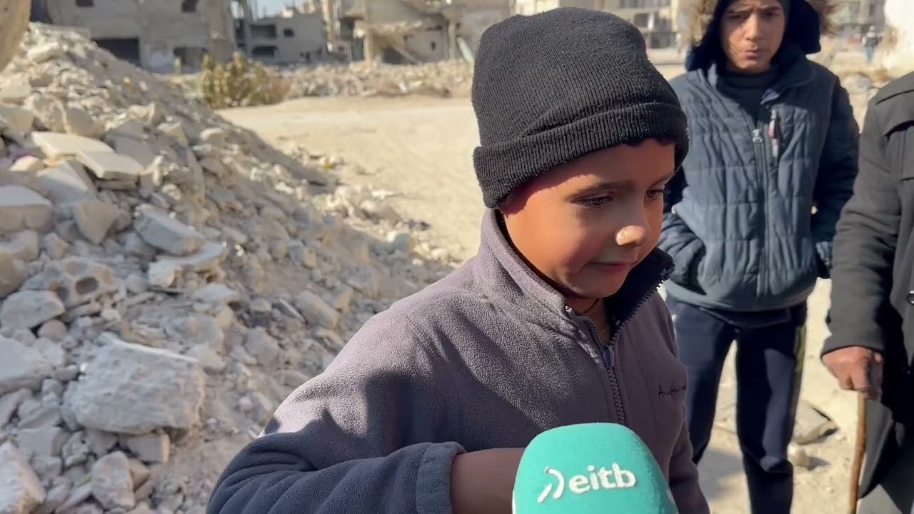 DAMASCO. Los niños que recogen huesos humanos