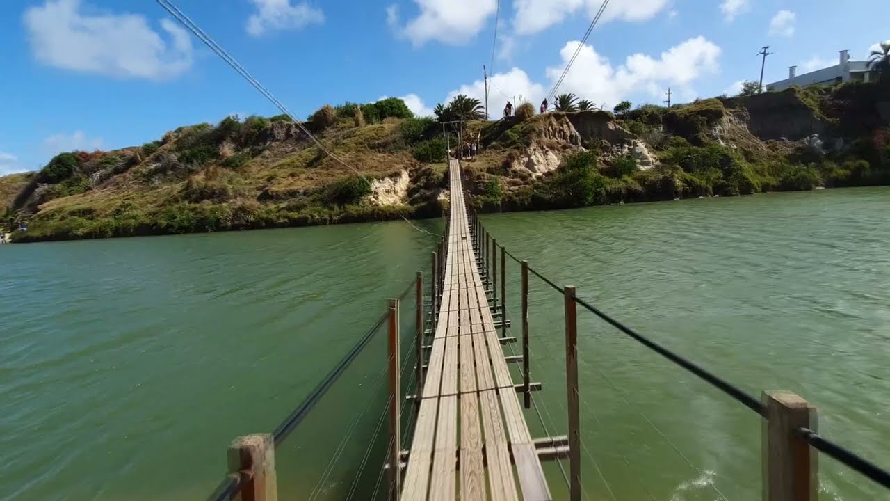 Uruguay  La Coronilla , Puente colgante  en Canal Andreoni 2023 Piscuajo.