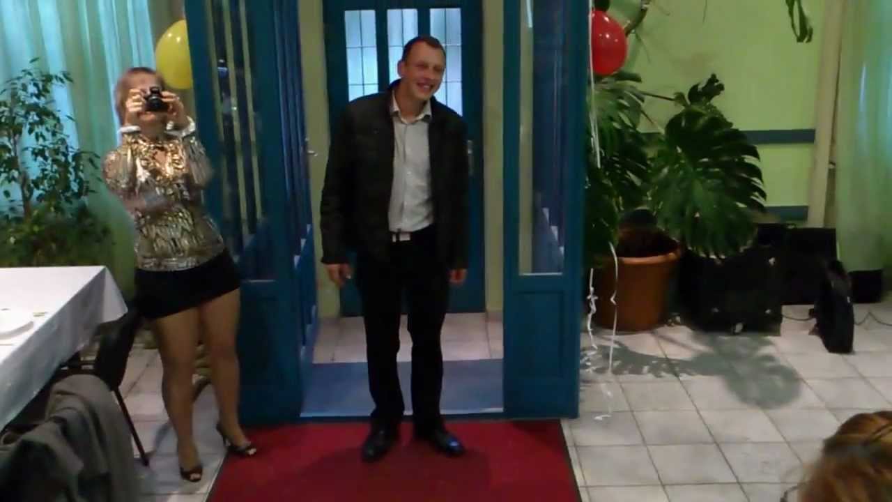 Szülinapi meglepi buli