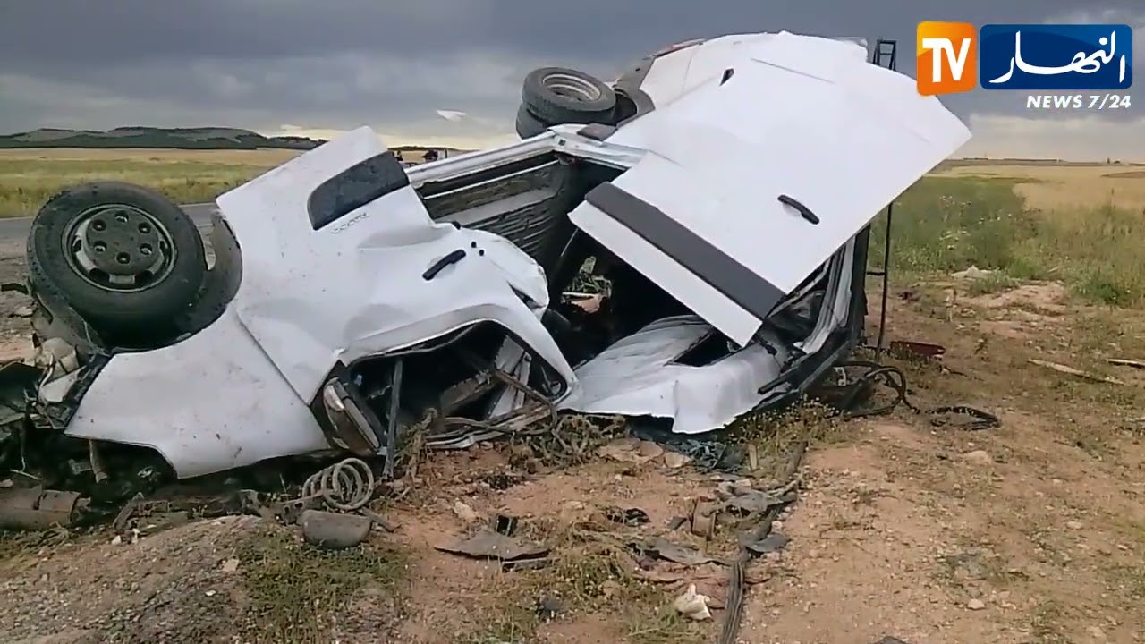 أم البواقي:  قتيلان وجريحان في اصطدام بين شاحنة وسيارة