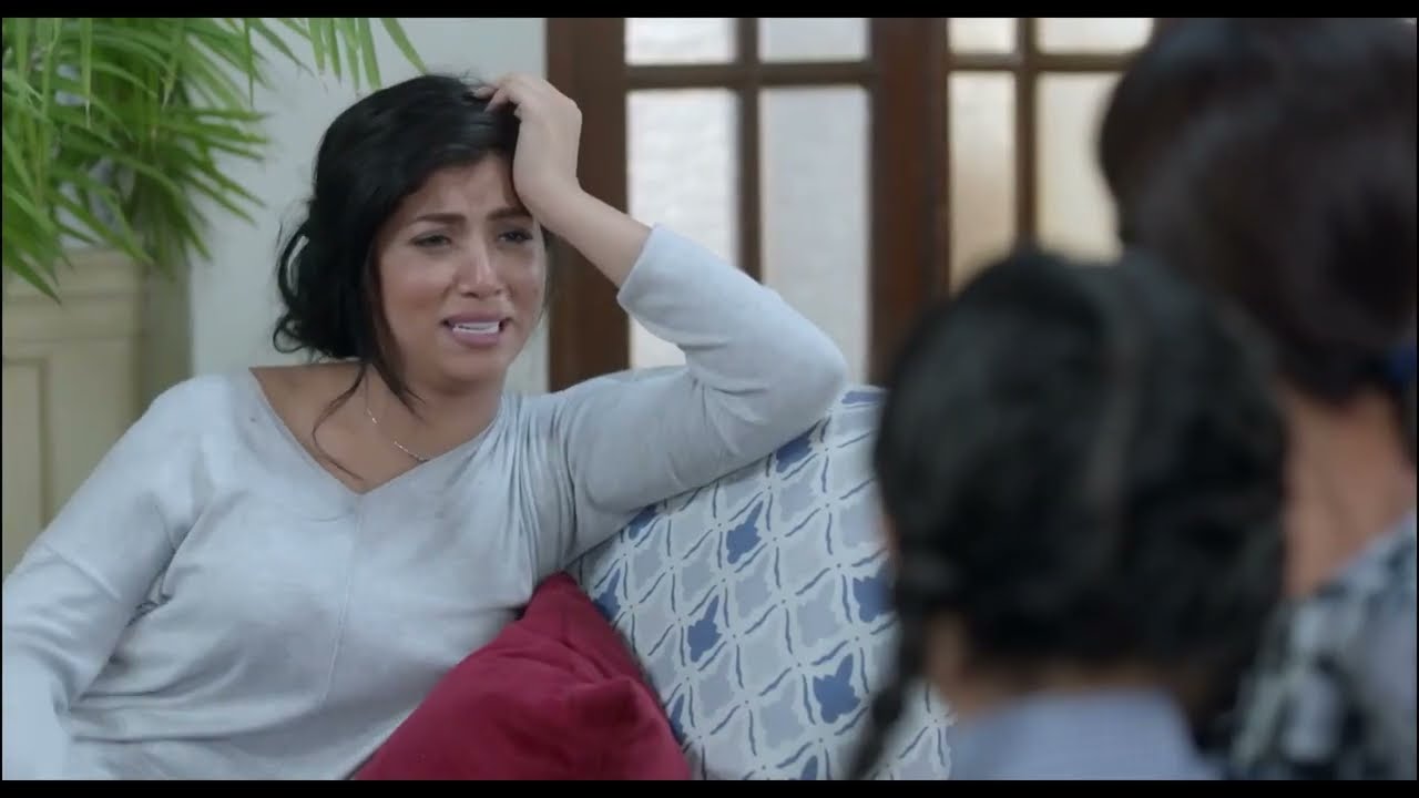 هاجر صعبان عليها الموبايل اكتر من مرزوق - مسلسل ابو العروسة