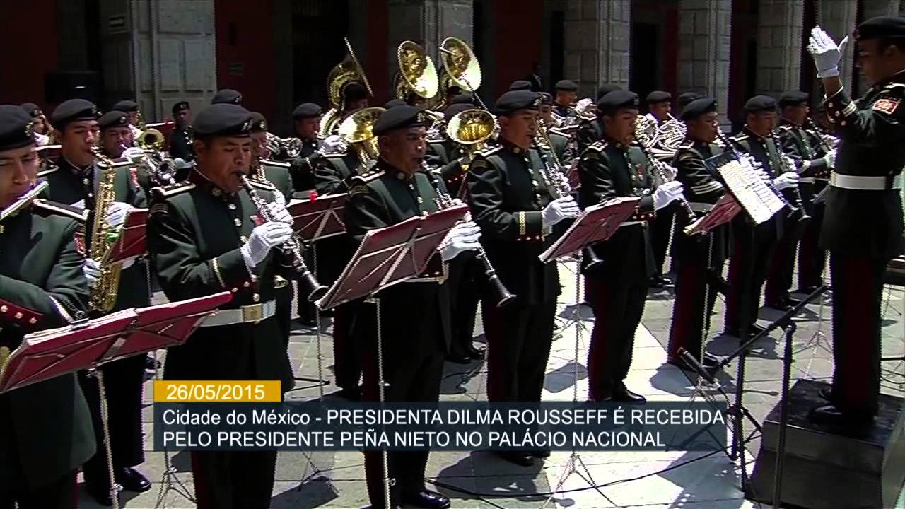 Dilma Rousseff é recebida por presidente mexicano em visita oficial