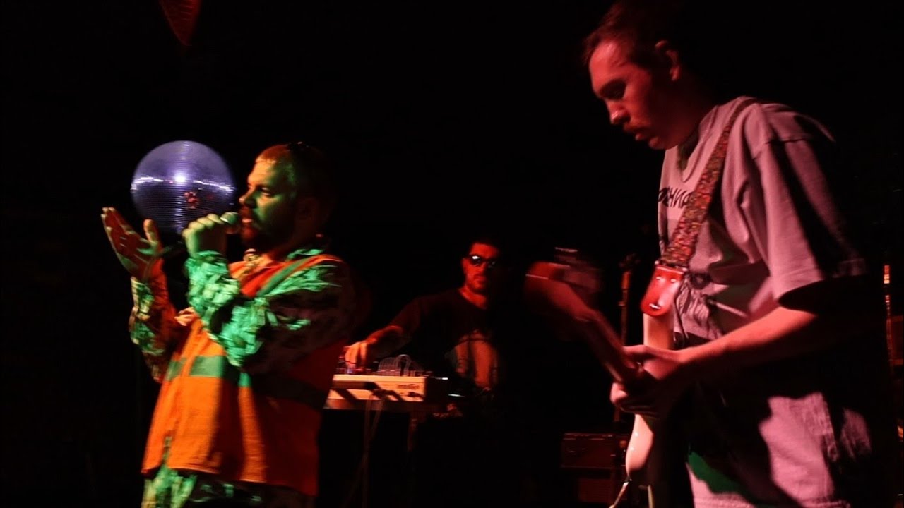 Decliner plays at Paris Bar 9/5/25
