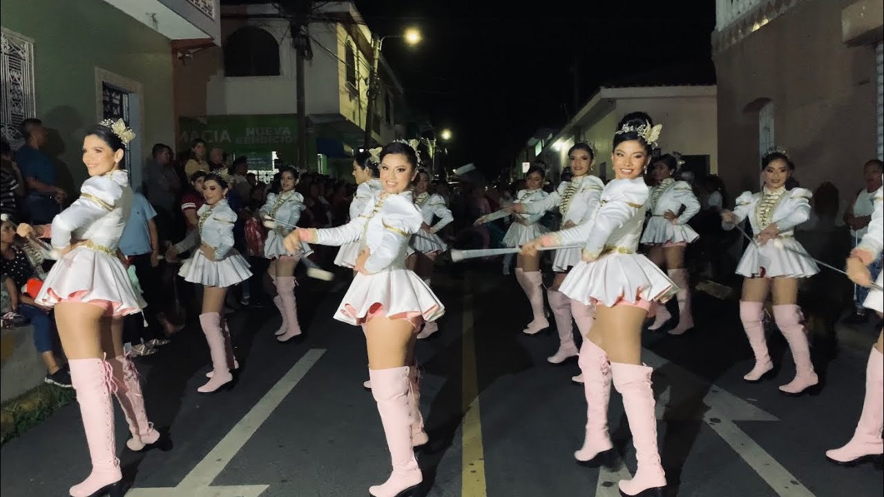 Las Chicas de Ilobasco Latin Band estrenaron su nuevo Traje de Gala frente a su Gente