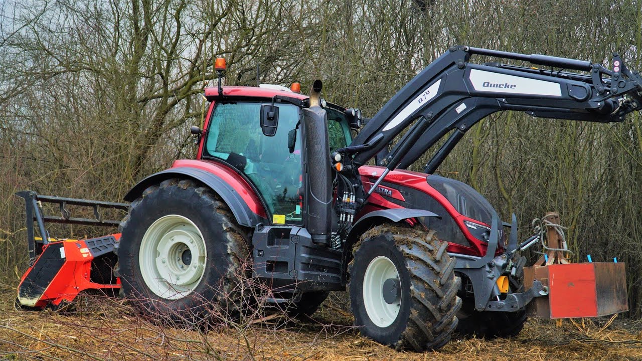 Prezentacja Stoiska EKOMulcz i Pokaz Karczowania Krzak&oacute;w Na Targach FOREST SHOW 2020 ☆ Valtra T234D