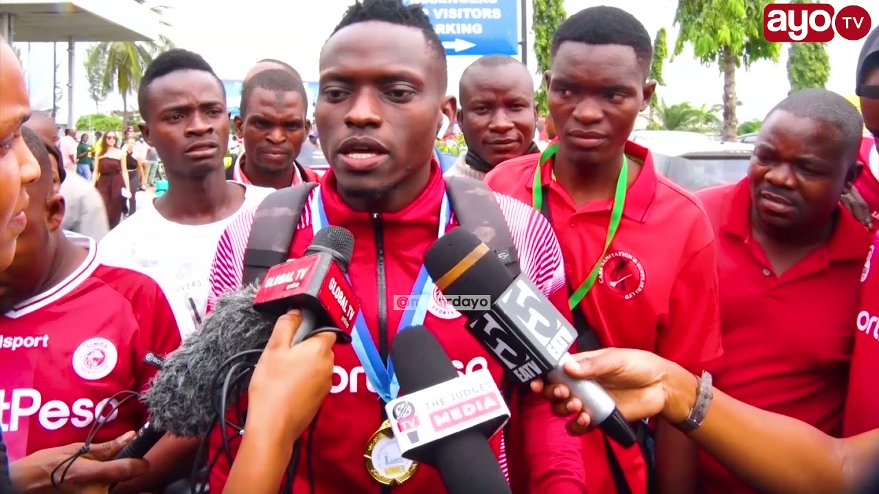 TAZAMA MAPOKEZI YA SIMBA SC AIRPORT DSM, ZIMBWE AFUNGUKA '&rdquo;MWAKANI TUNACHUKUA TENA&rdquo;