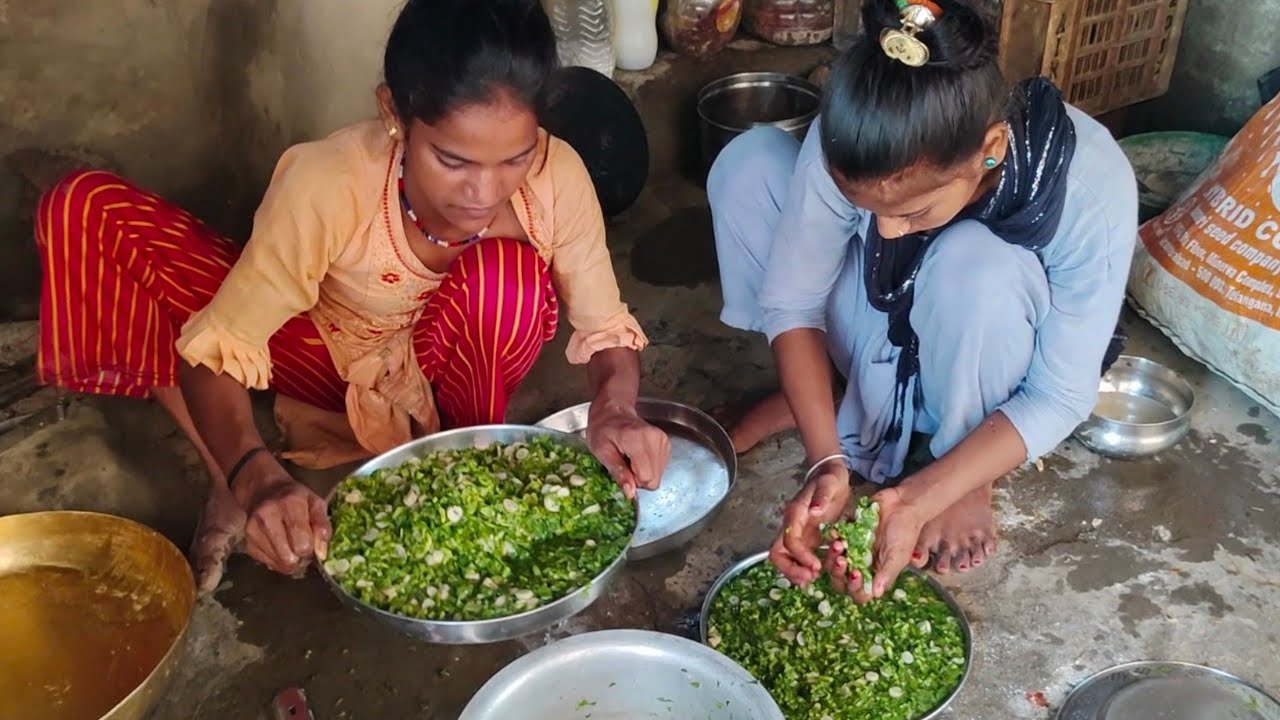 आज हम दोनों ने मिलकर बनाई मूली की भुजिया #villagecooking #Laxmipunam #DailyVlogs #MiniVlogs
