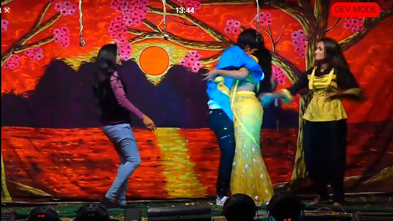 Patta Pakkintinaatu Kodipettani Song performance Vamsi Nandini Vaishnavi in Perali Drama Videos...